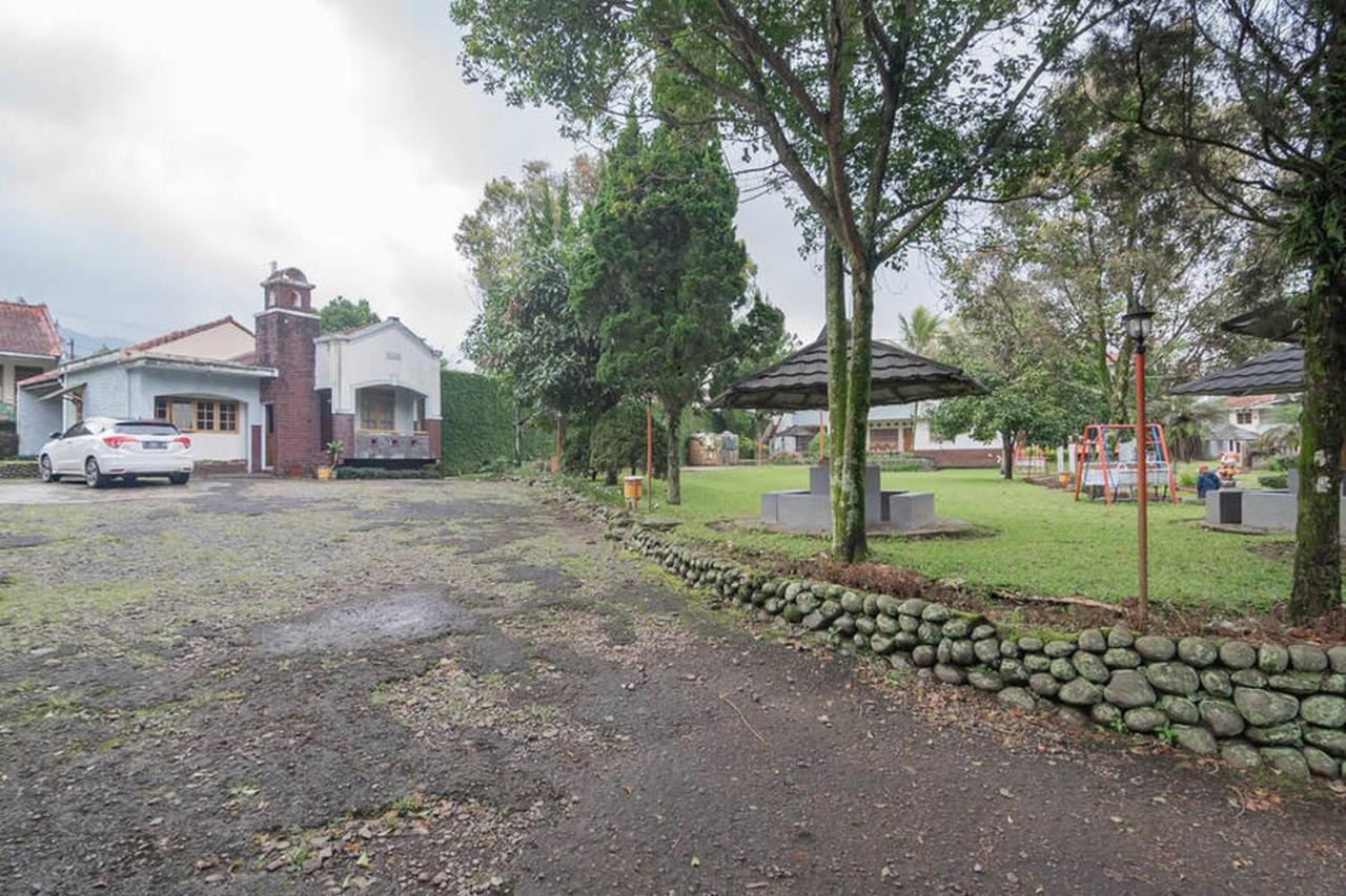 Hotel Puspa Sari Redpartner Ciater Buitenkant foto