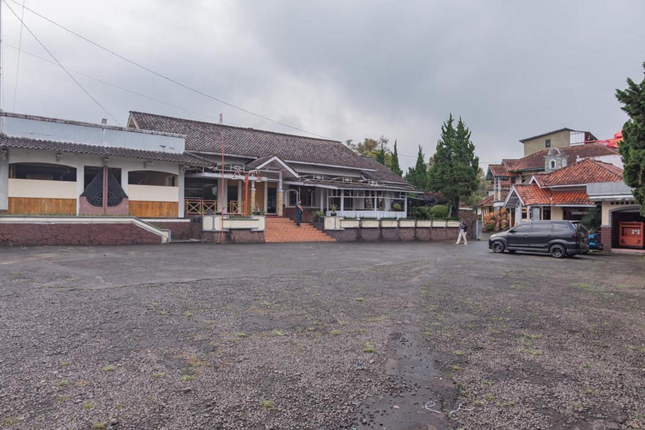 Hotel Puspa Sari Redpartner Ciater Buitenkant foto