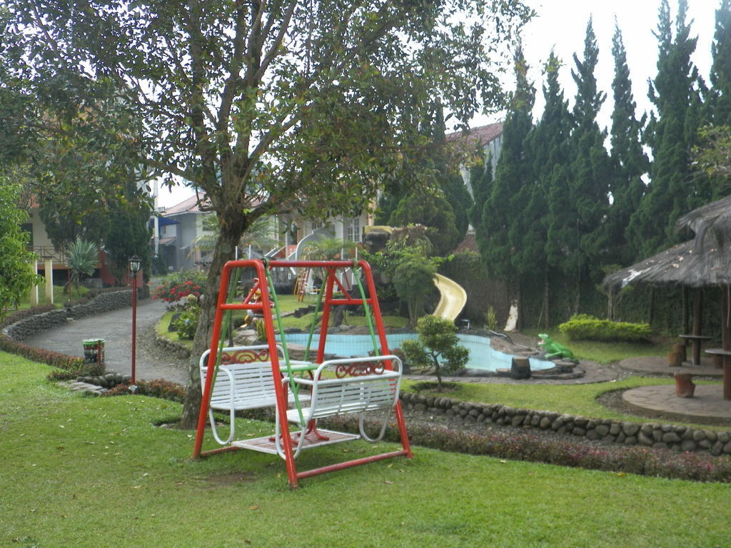 Hotel Puspa Sari Redpartner Ciater Buitenkant foto