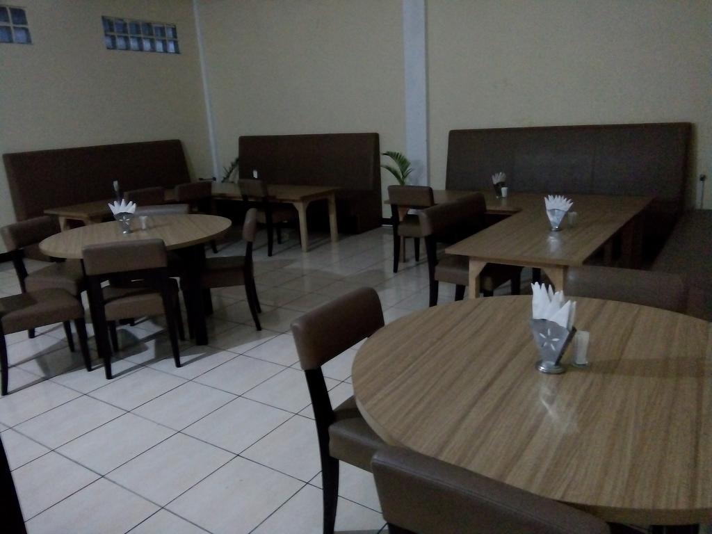 Hotel Puspa Sari Redpartner Ciater Buitenkant foto